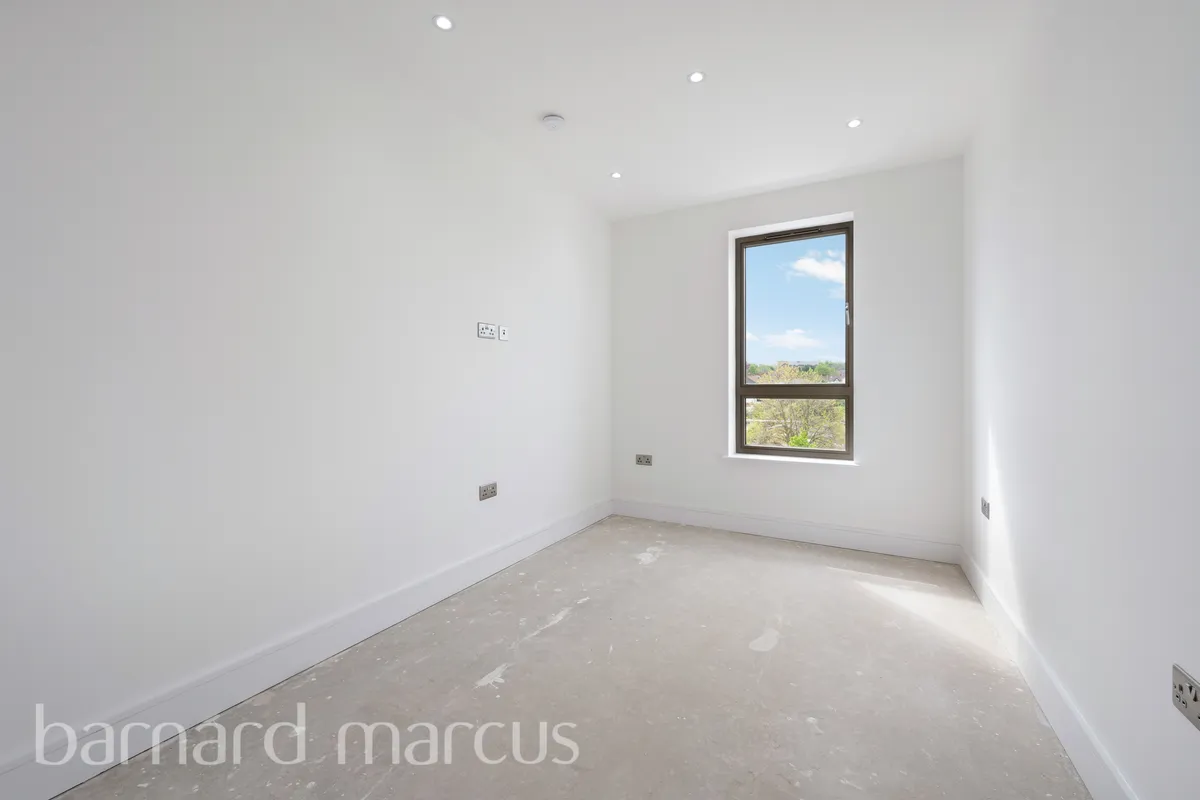 Flat Westmead Road in Greater London