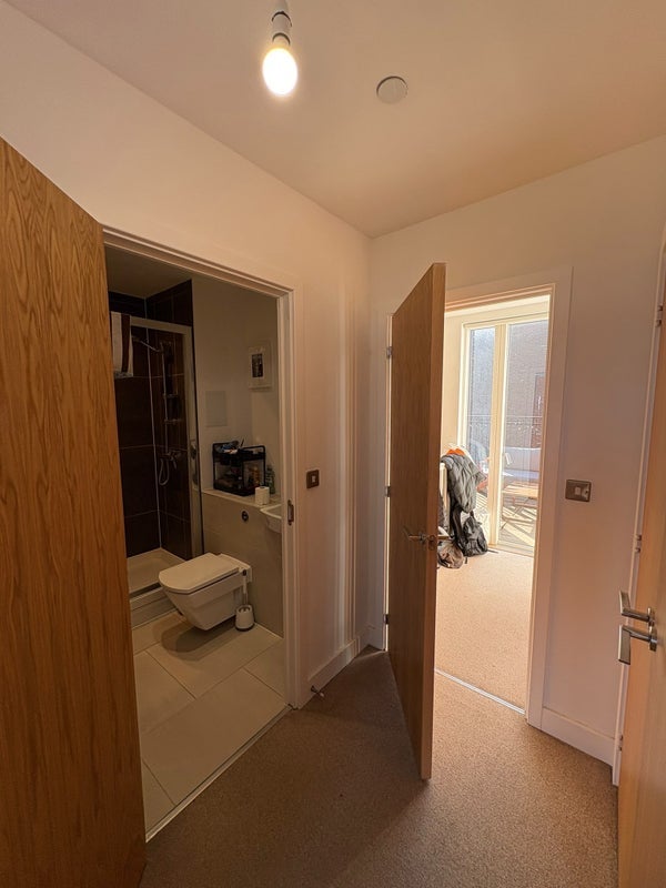Room Laburnum Street in Greater London
