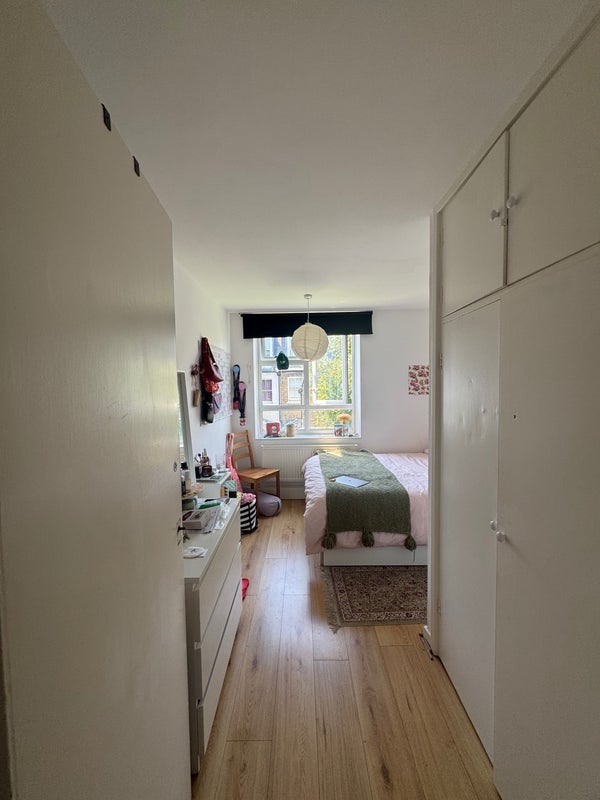 Room Wayford Street in Greater London