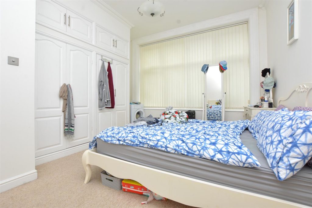 Flat Wootton Mount in Bournemouth