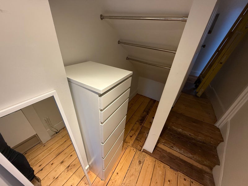 Room Graham Road in Greater London