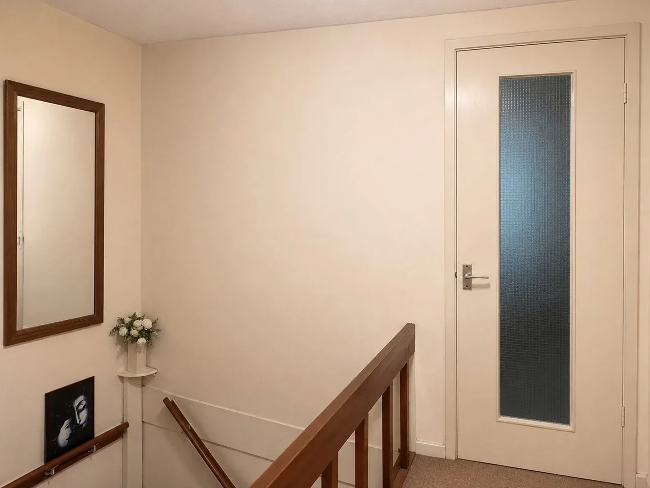 Room Mayfield Close in London