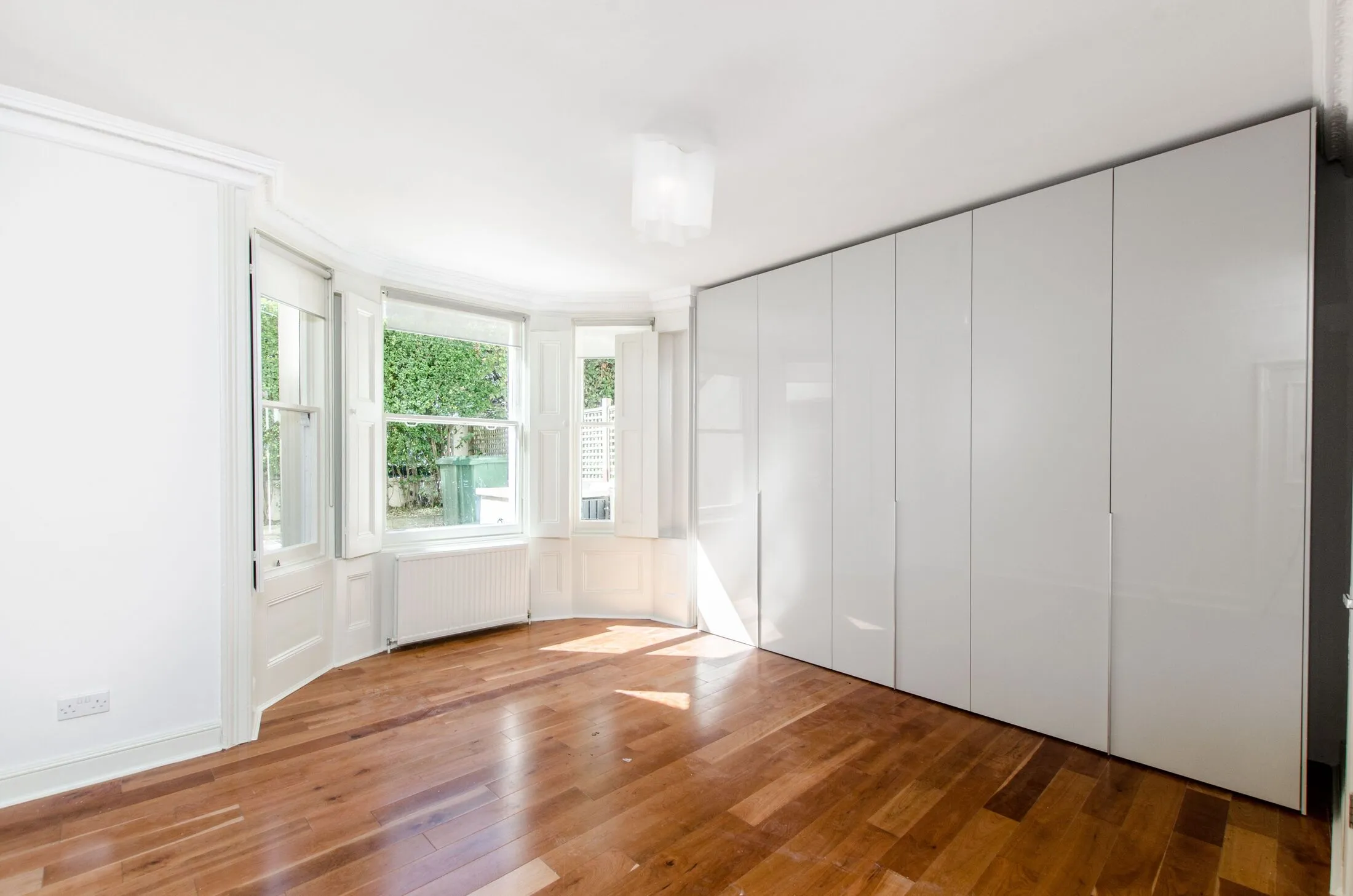 Flat Winchester Road in Greater London