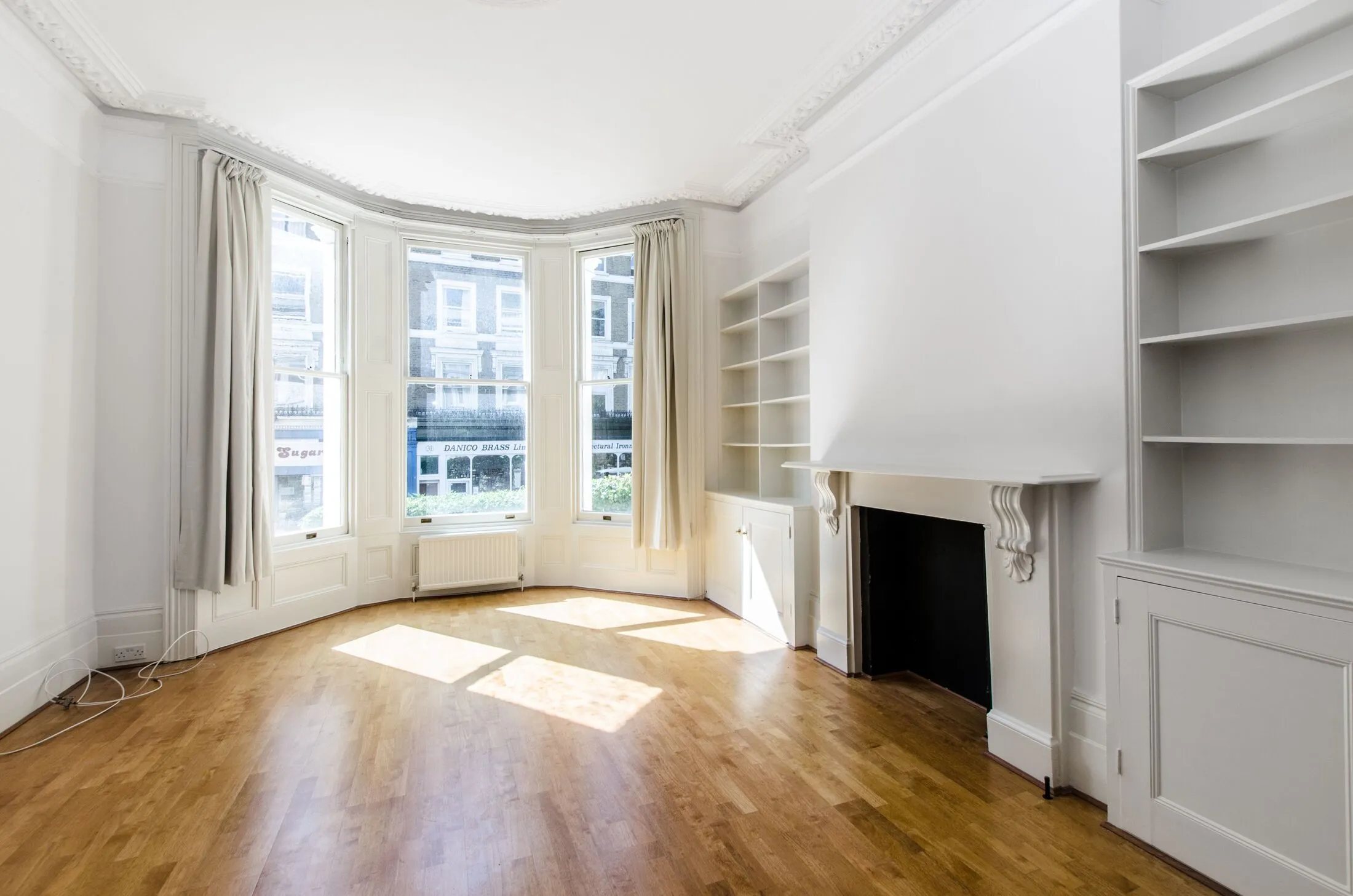 Flat Winchester Road in Greater London