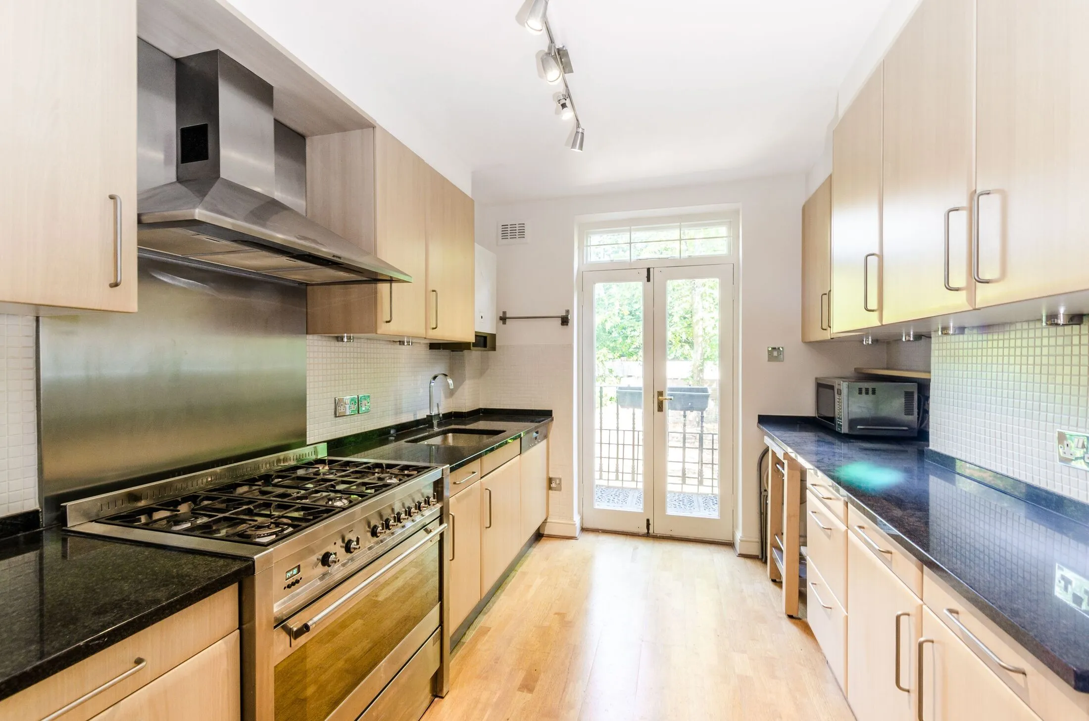 Flat Winchester Road in Greater London