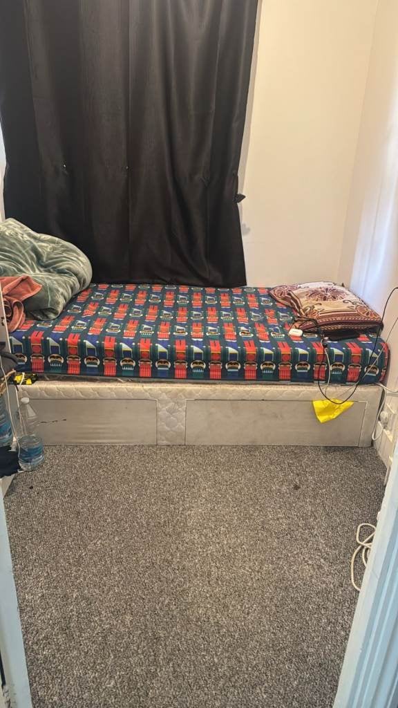 Flat Melford Road in Greater London