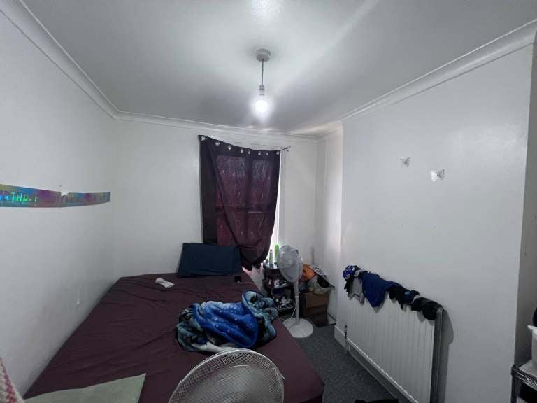 Flat Melford Road in Greater London