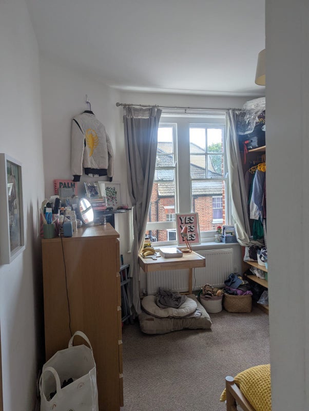 Room Kingscourt Road in Greater London