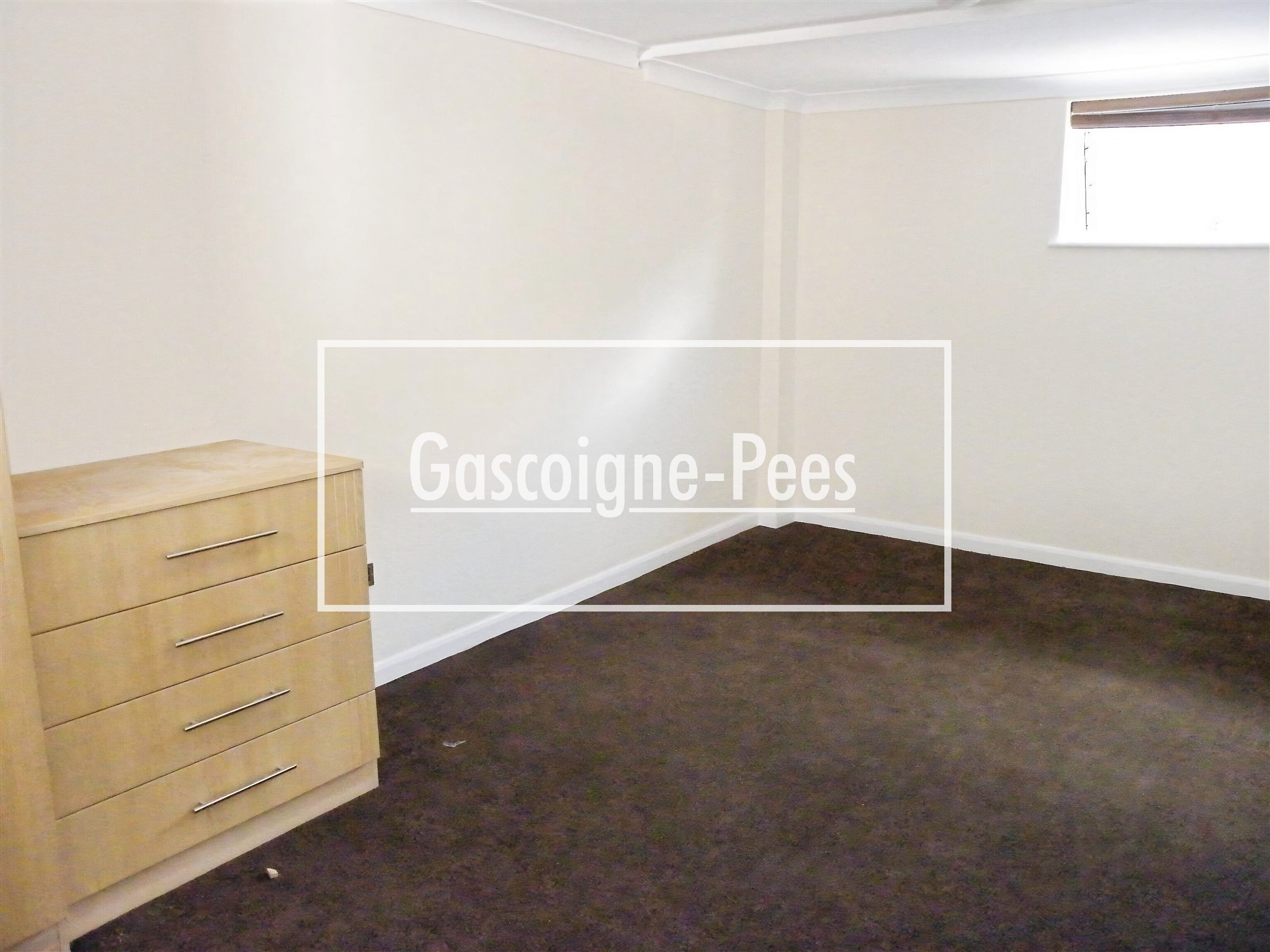 Flat Southwell Park Road in Surrey Heath