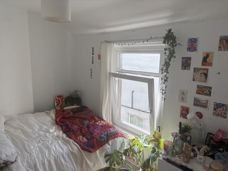 Room Diana Street in Cardiff
