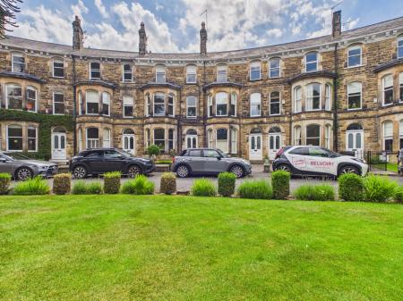 Flat Royal Crescent in Harrogate