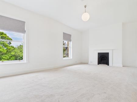 Flat Royal Crescent in Harrogate