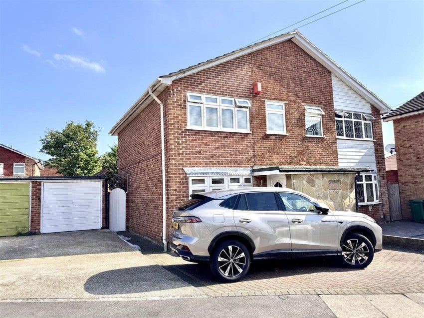 House Mark Close in Greater London
