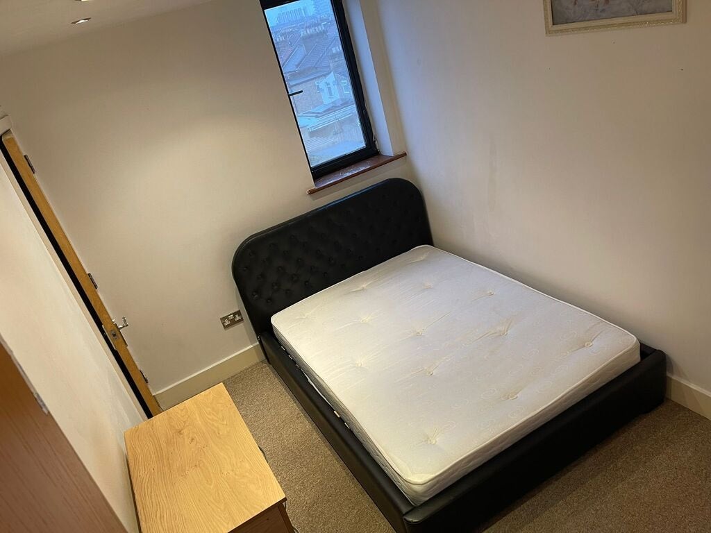 Room Green Street in Greater London