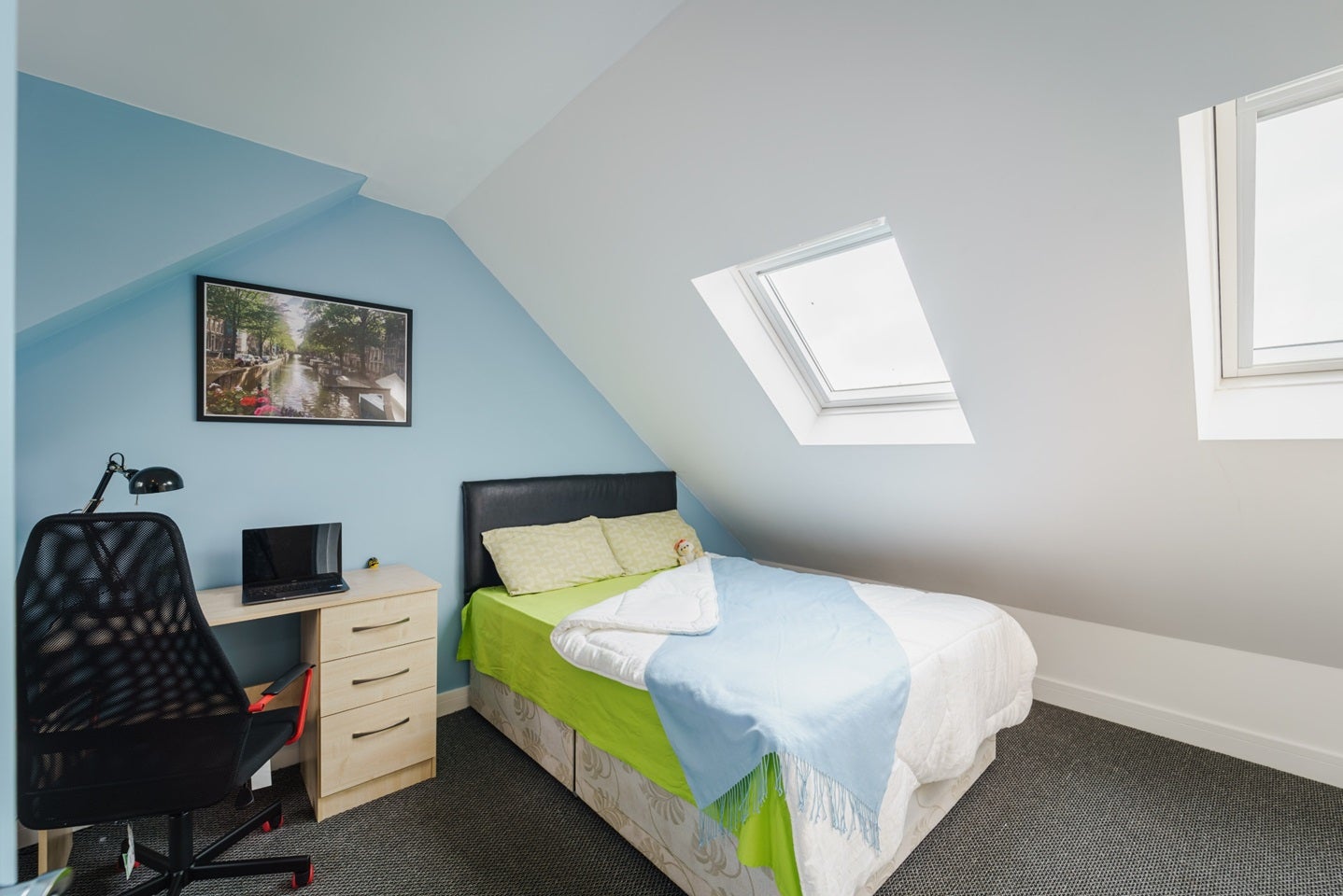 Room Charter Avenue in Coventry