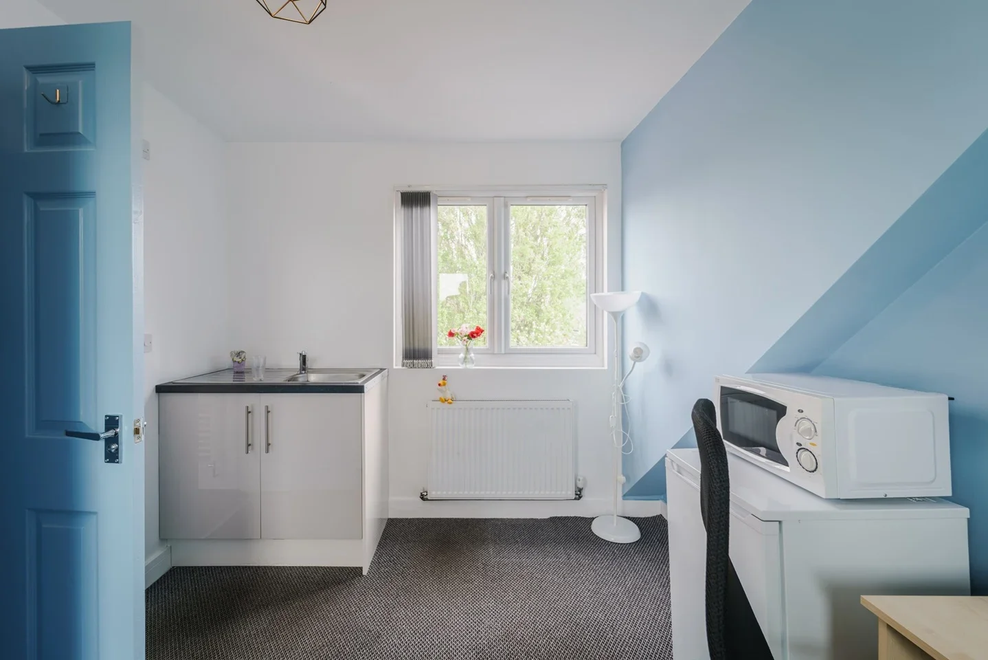 Room Charter Avenue in Coventry