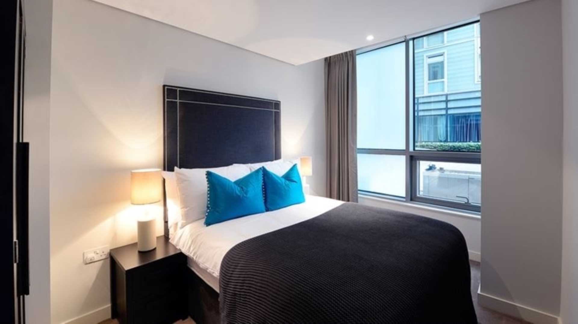 Flat Merchant Square in City of Westminster