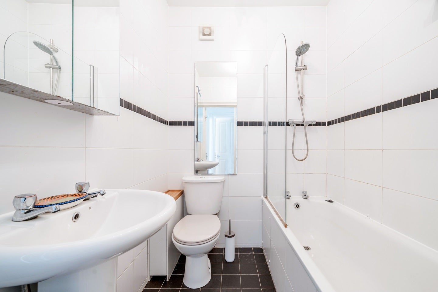 Flat Baldwin Crescent in Greater London