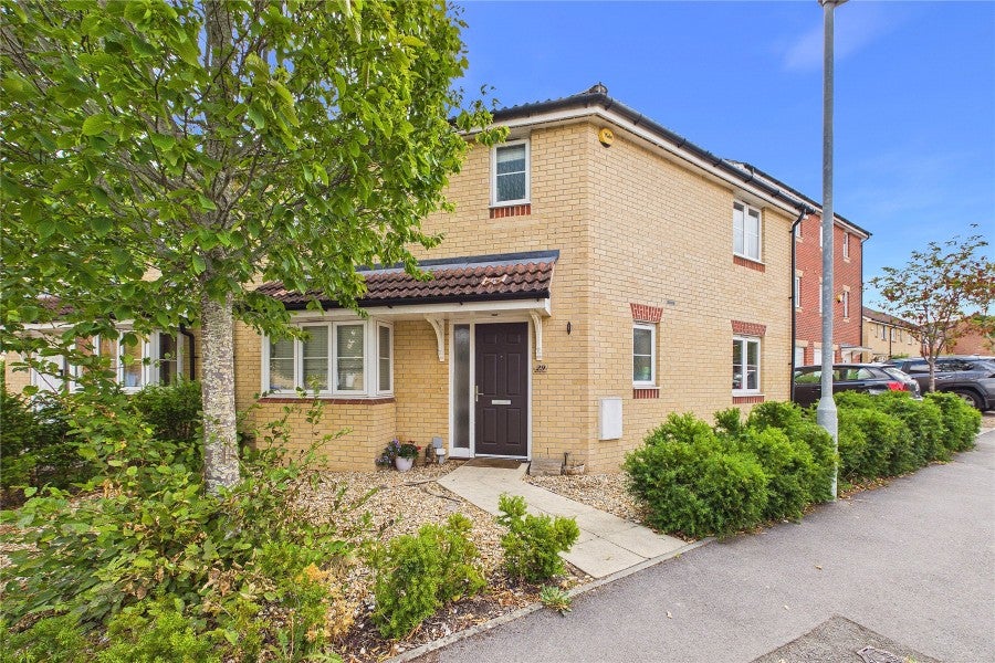 House Woodvale Road in Rushmoor