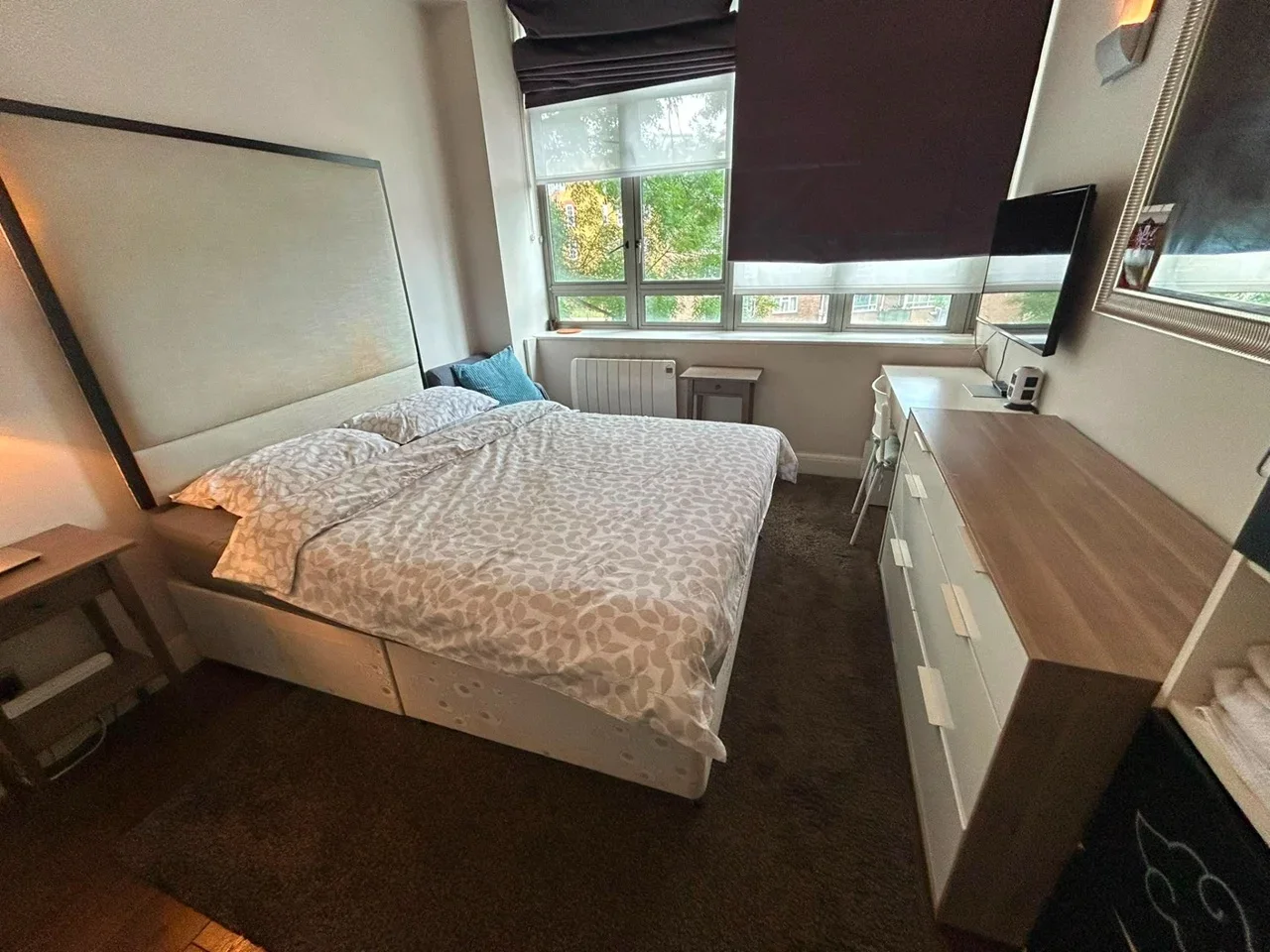 Room City Road in Greater London