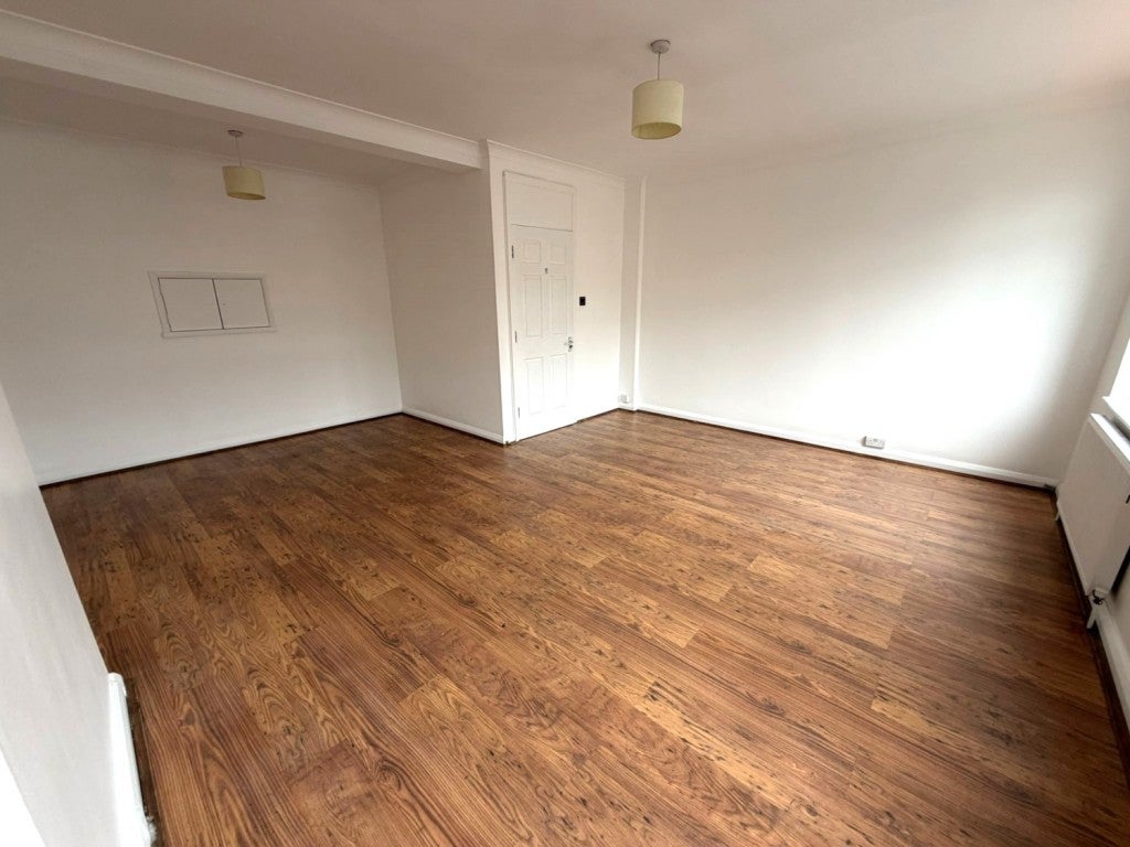 Flat Joel Street in Greater London