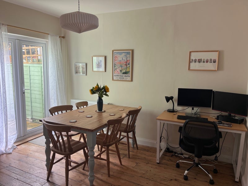 Room Exmoor Street in Bristol