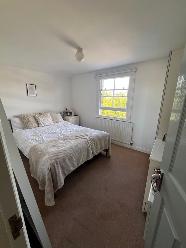 Room Cornford Grove in Greater London