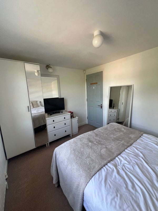 Room Cornford Grove in Greater London