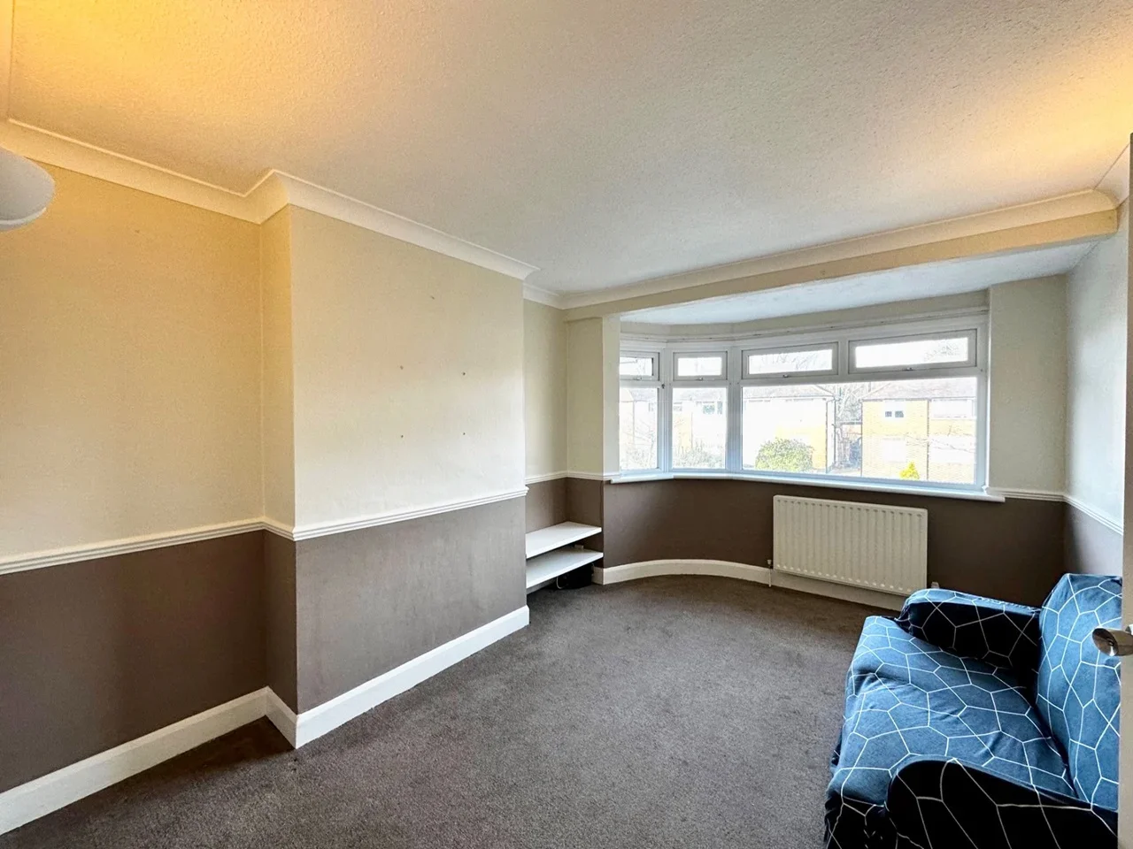 Flat Brangwyn Crescent in Greater London