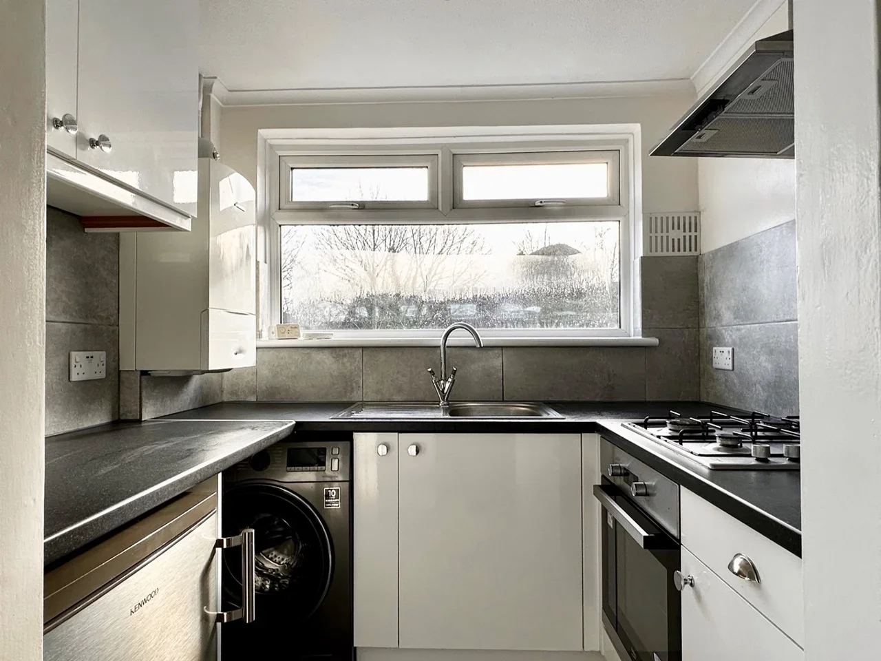 Flat Brangwyn Crescent in Greater London