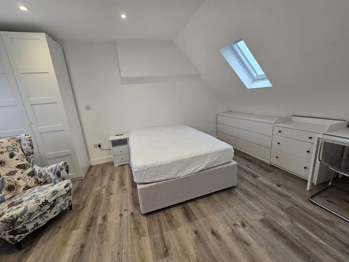 Flat Saint David's Place in Greater London