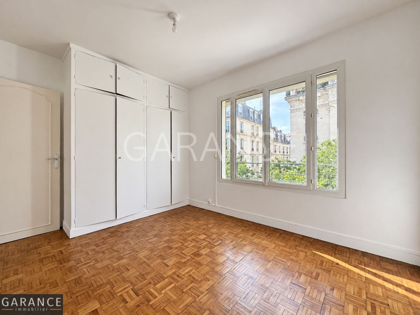 Flat Rue du Moulin Vert in Paris