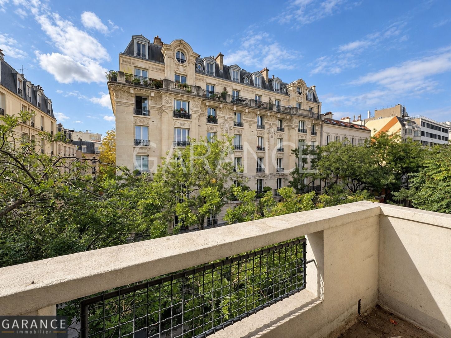 Flat Rue du Moulin Vert in Paris