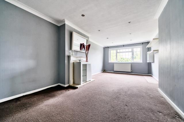Flat Hadley Road in London