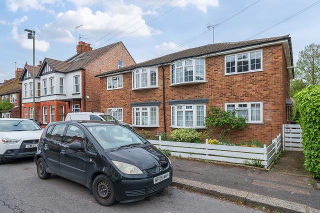 Flat Hadley Road in London