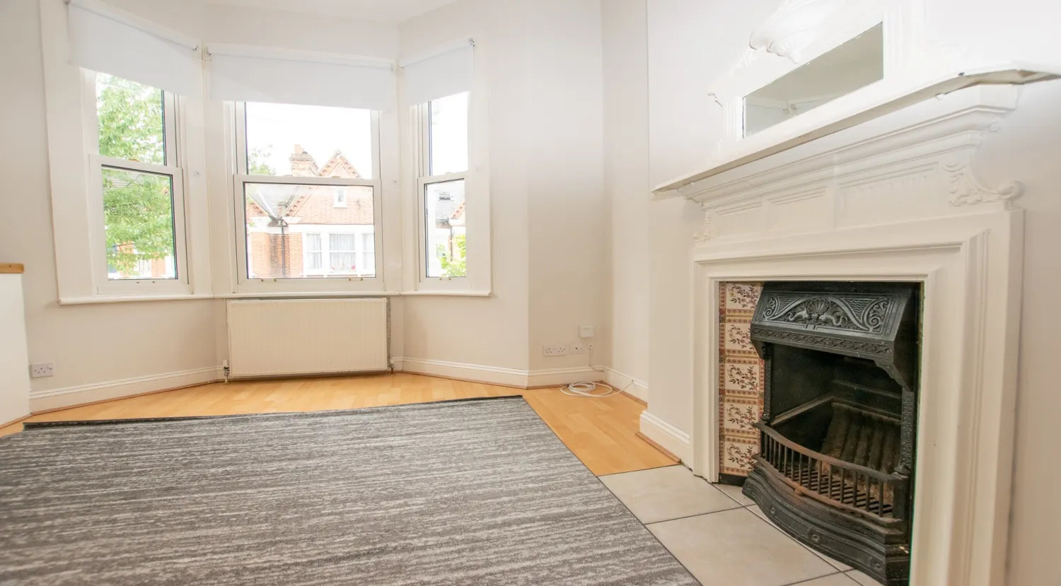 Flat Beechdale Road in Greater London