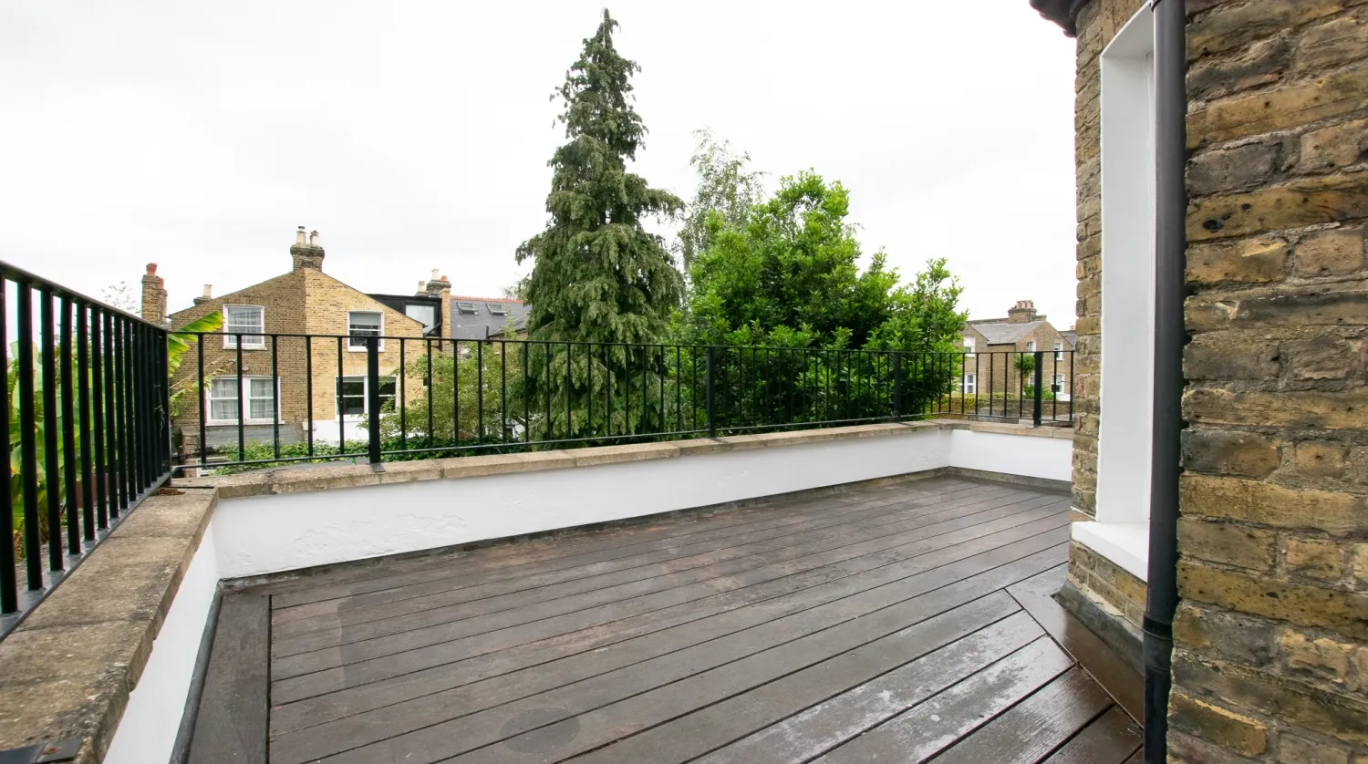 Flat Beechdale Road in Greater London