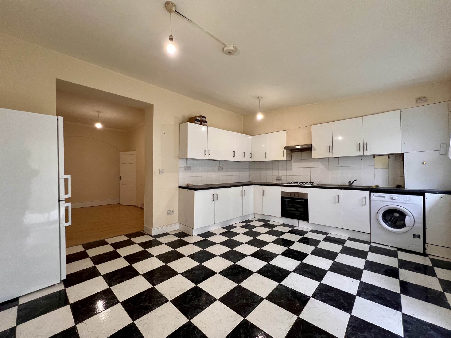 House Byron Avenue in Greater London