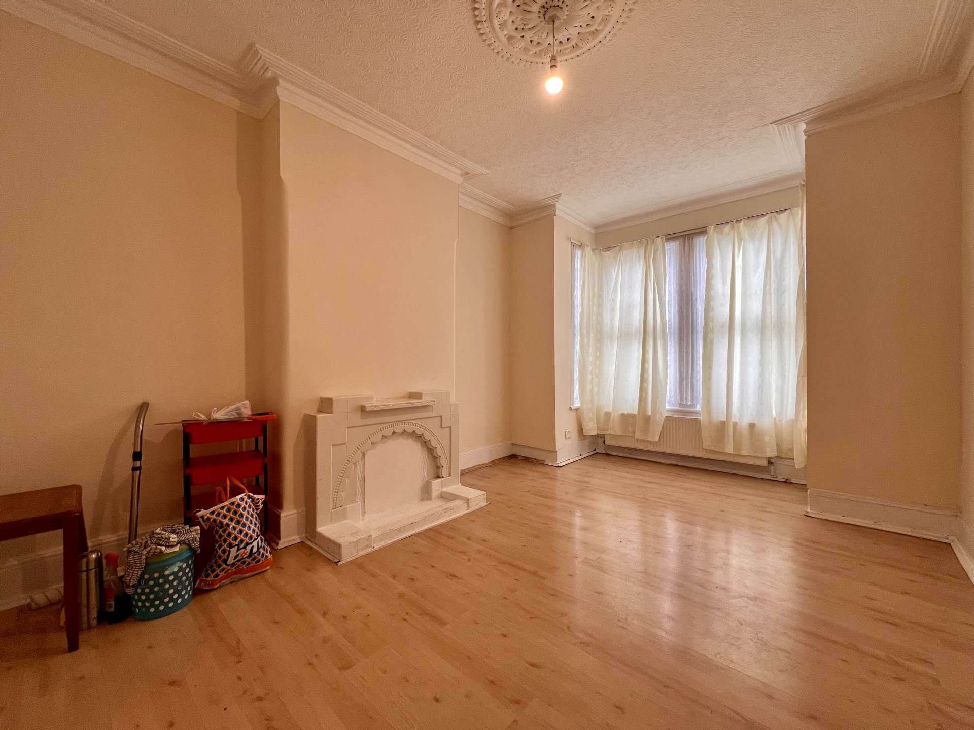 House Byron Avenue in Greater London