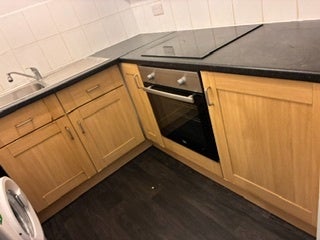 Flat Orchard Grove in Greater London