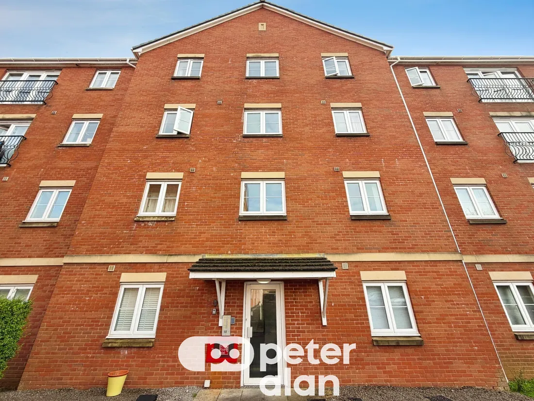 Flat Mostyn Square in Cardiff