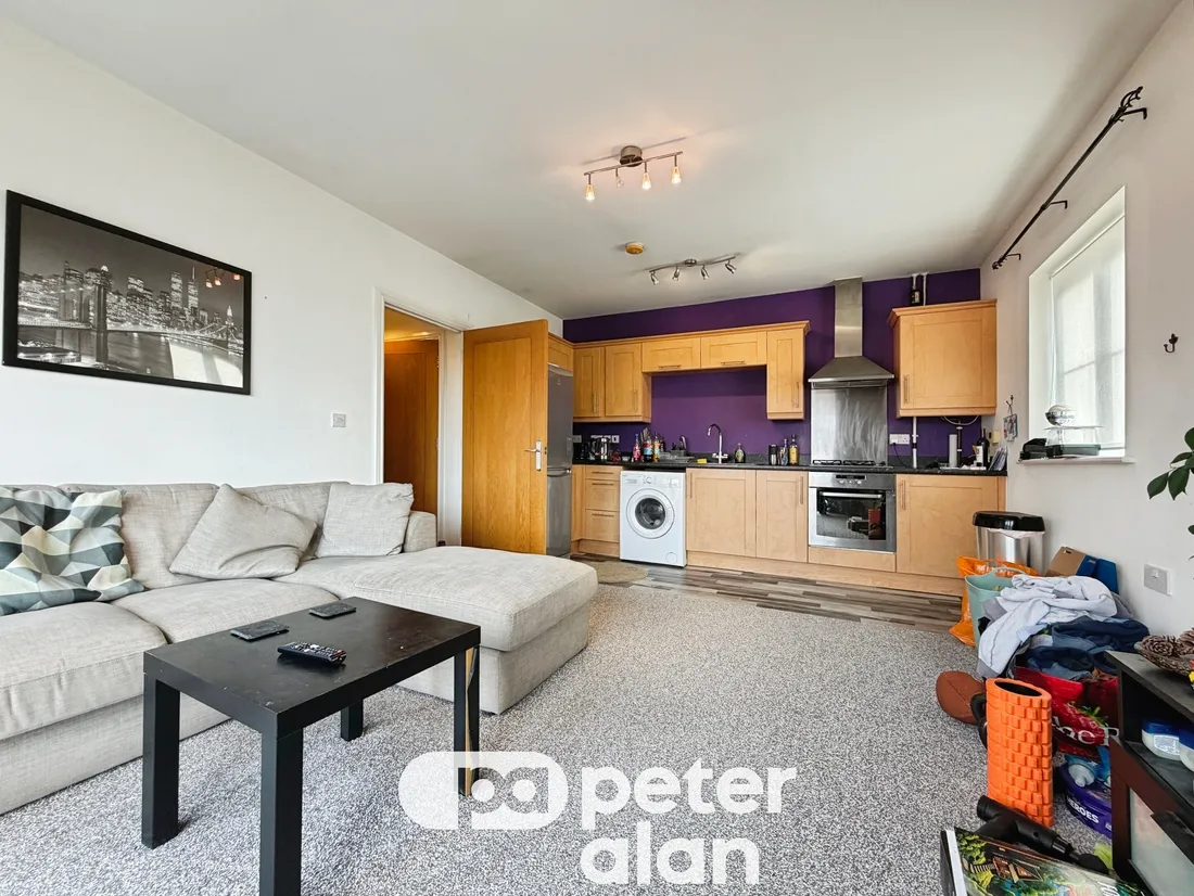 Flat Mostyn Square in Cardiff