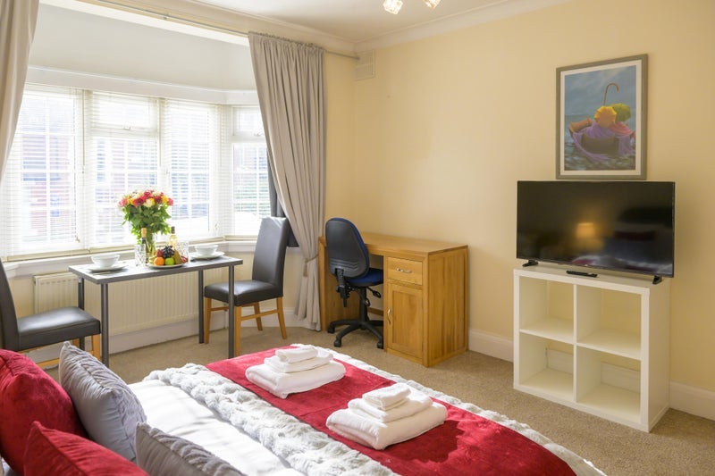 Room Crystal Palace Park Road in Greater London