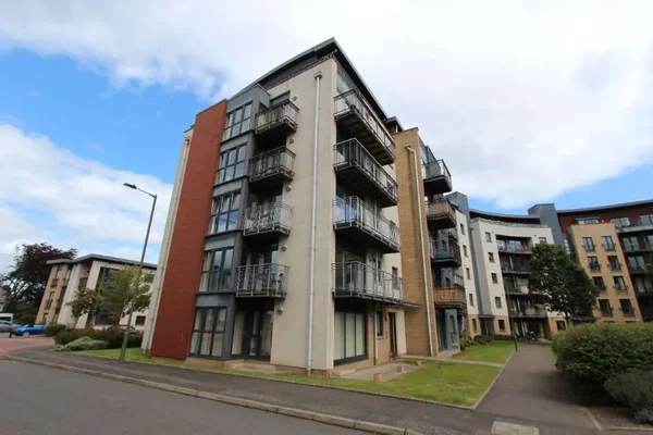 Flat East Pilton Farm Crescent in City of Edinburgh