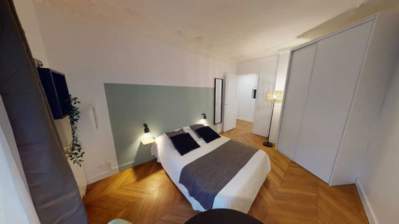 Flat Rue de Prague in Paris