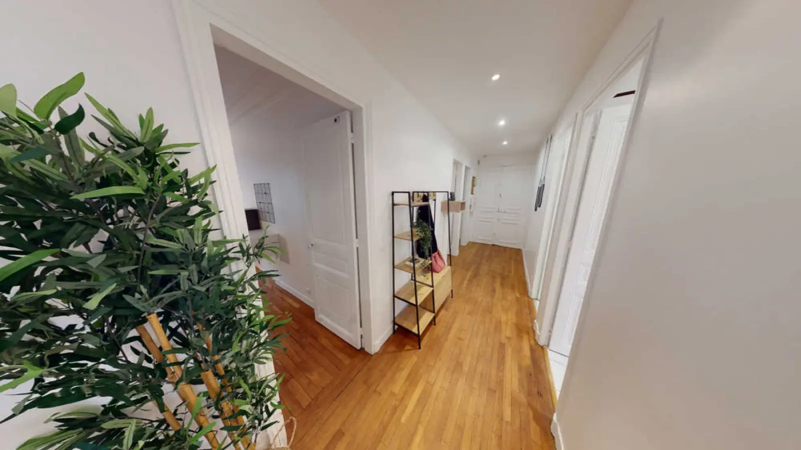 Appartement Cour du Marché Saint-Antoine à Paris