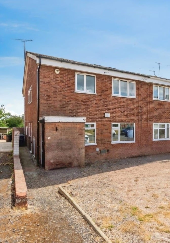 Flat Warren Close in Sandwell