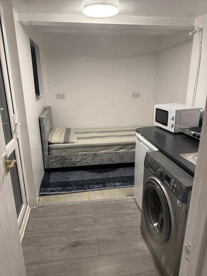 Room Mercian Way in Slough