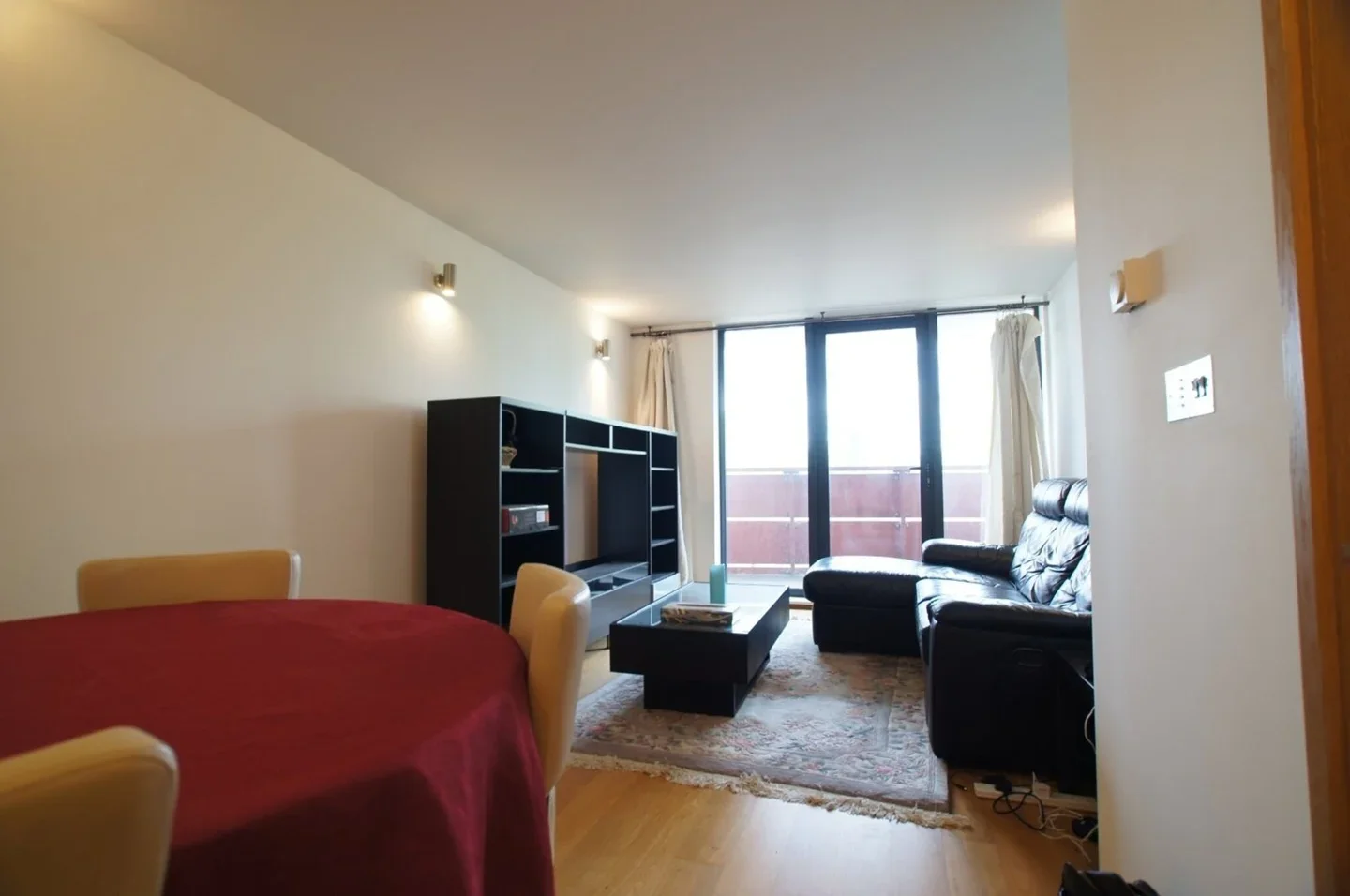 Flat Notting Barn Road in Greater London
