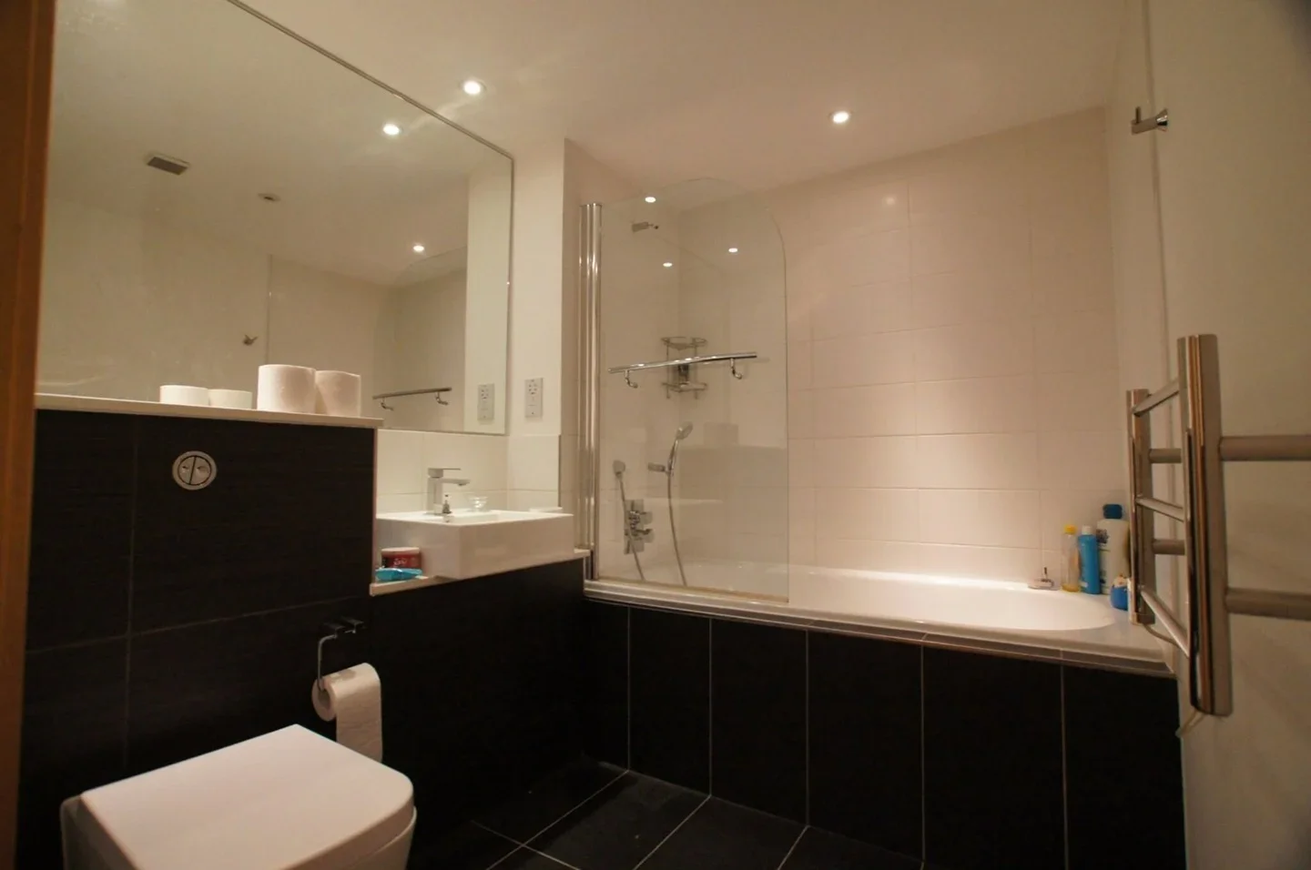 Flat Notting Barn Road in Greater London